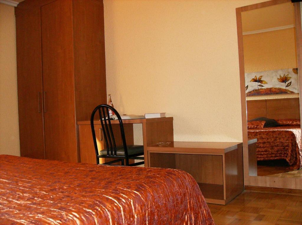 Hotel Yamaguchi Sangüesa Zimmer foto