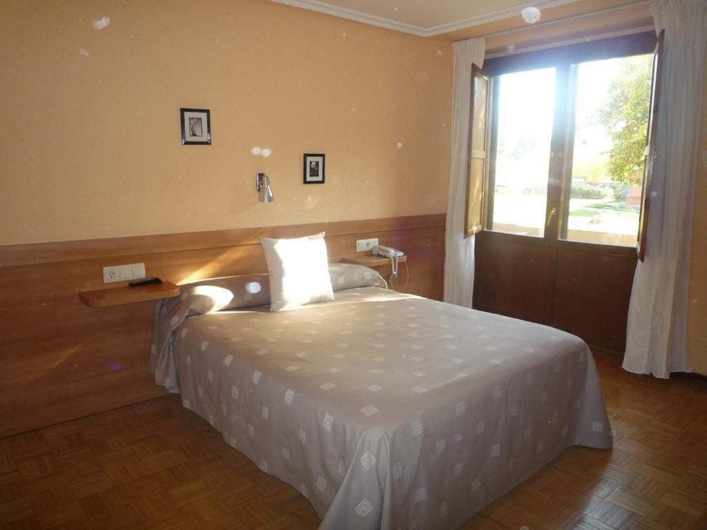 Hotel Yamaguchi Sangüesa Zimmer foto